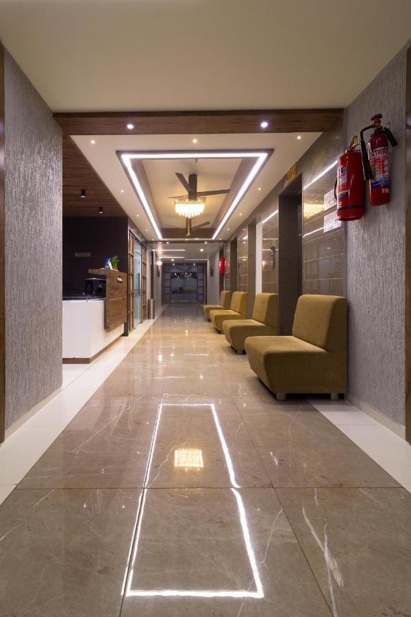 Hotel Green City 甘地讷格尔 外观 照片